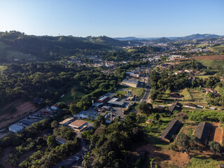 Obraz premium small city in the interior of São Paulo with beautiful mountains in the countryside - Socorro, Brazil
