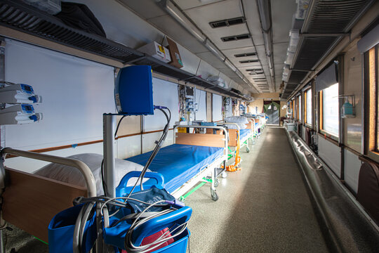 New re-equipped evacuation medical train of MSF and Ukrzaliznytsia