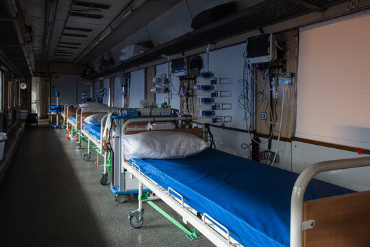 New re-equipped evacuation medical train of MSF and Ukrzaliznytsia