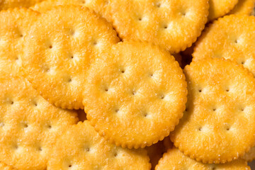 Salty Crispy Round Crackers