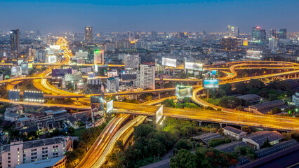 Fototapeta na wymiar night of the Metropolitan Bangkok City downtown cityscape urban skyline Thailand in December 2017 - Cityscape Bangkok city Thailand