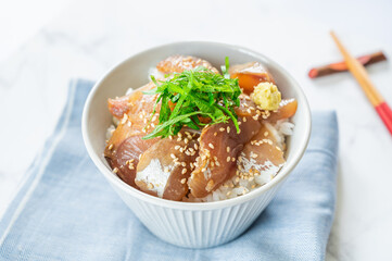 自家製海鮮丼