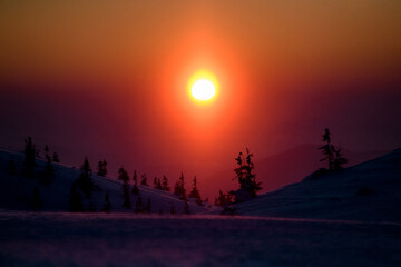 Fototapeta na wymiar Beautiful view on colorful sunrise in Ukrainian Carpathian mountains.
