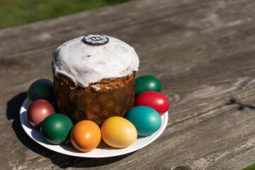 easter cake and easter eggs