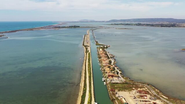 survol des &eacute;tangs entre Palavas et Montpellier