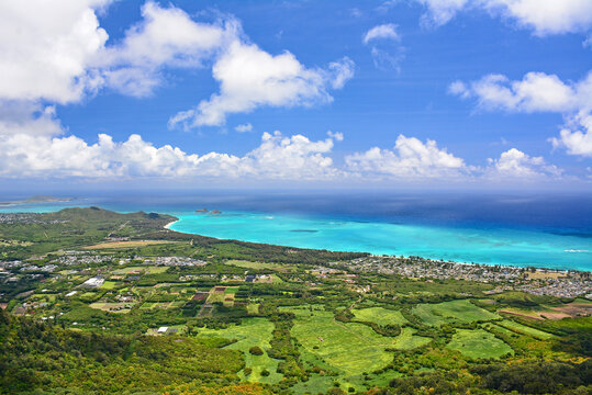 View of the gorgeous Waimanalo coastline on the windward side of Oahu, Hawaii. 