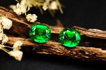 luxury, background, diamond, precious, green, jewelry, design, beautiful, gemstone, gem, jewel, closeup, fashion, emerald, shiny, jewellery, stone, expensive, brilliant, crystal, natural, macro, miner