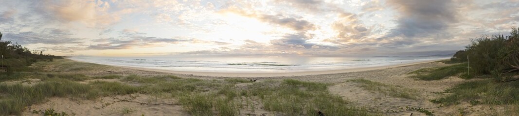 Sonnenaufgang am Strand - Panorama Australien