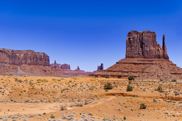 Fototapeta na wymiar Monument Valley - West Mitten Point View