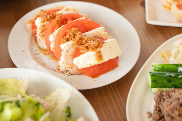 食べ物素材　トマトとクリームチーズのカプレーゼ