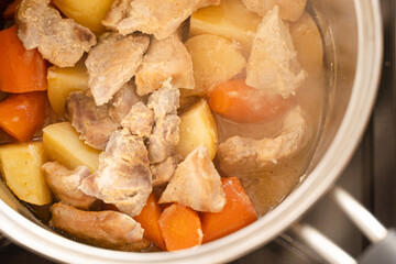 食べ物素材　煮物が入ったフライパン