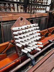 Anciennes bobines de fils rangées, atelier de tissage traditionnel, Argentine, Buenos-Aires