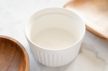 白いココット皿