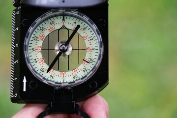 Kompass / Marschkompass / Peilkompass zur Orientierung