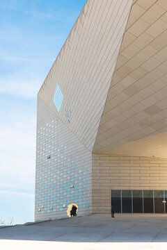 La MECA (Maison de l'&eacute;conomie cr&eacute;ative et de la culture) dessin&eacute; par l'architecte danois Bjarke Ingels situ&eacute; quai de Paludate &agrave; Bordeaux (Nouvelle-Aquitaine, France)