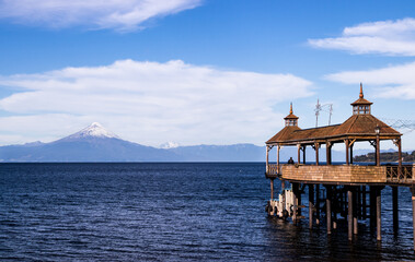 View of Frutillar, its dock in the llanquihue lake and the volcano  © Rodrigo