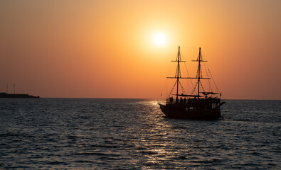 Obraz premium Hafen von kyrenia, zypernsunset beach