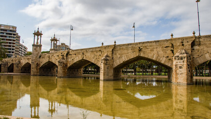 Fototapeta premium 13th century full Bridge of the sea in Valencia Spain