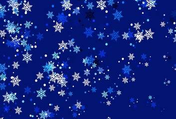 Light Blue, Green vector layout with bright snowflakes.