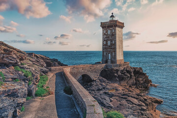 Kermorvan lighthouse in the French Brittany - obrazy, fototapety, plakaty