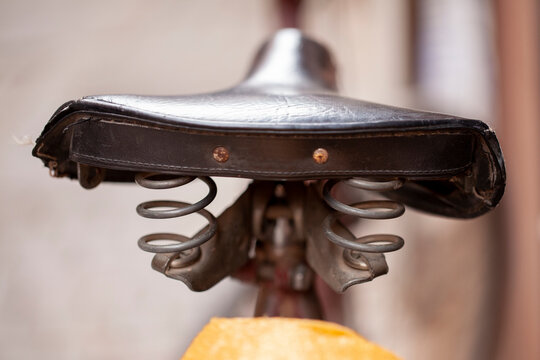 Sill&iacute;n de bicicleta antigua