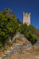 Fototapeta na wymiar Château de Dvigrad en Croatie