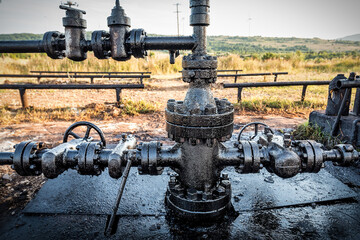 Dirty pipe structure of an oil well