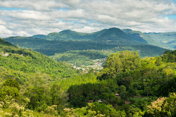 Fototapeta na wymiar Mountains and atlantic forest, a view of Tres Coroas from above (Rio Grande do Sul, Brazil)