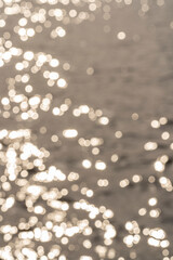 水面に映るキラキラした光