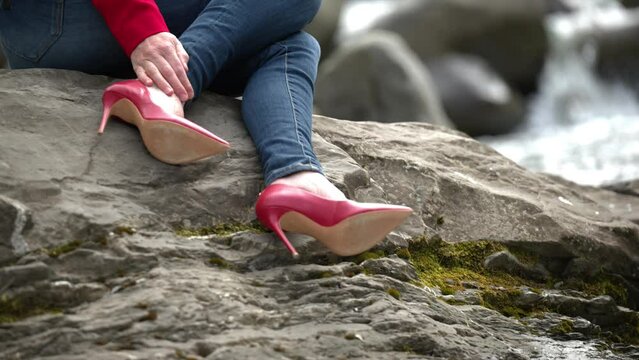 DONNA NATURA FIUME TACCHI ALTI 