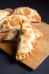 empanada argentina rellena de carne