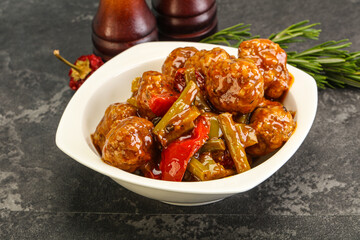 Meat ball in tomato sauce