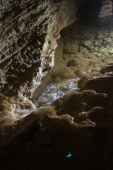 Au fond de la grotte