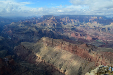 Fototapeta na wymiar Clouds Casting Shallows Over the Grand Canyon