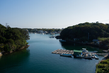 伊勢志摩の牡蠣養殖の風景