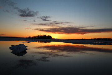 Naklejka premium Sunset On Astotin Lake, Elk Island National Park, Alberta