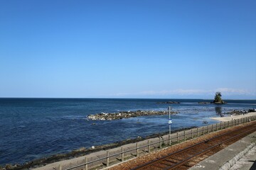 雨晴海岸と立山連峰