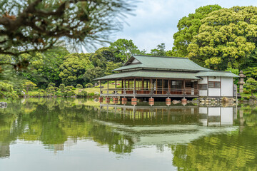 東京都江東区　清澄庭園　涼亭　日本庭園　