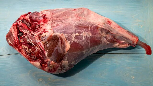 Time lapse thawing process of frozen beef 