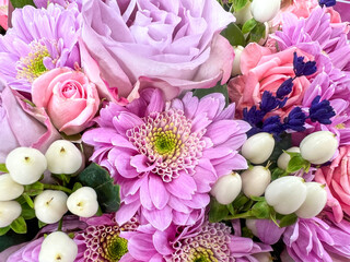 bouquet of pink and white flowers
