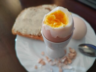 Jajko na miękko, śniadanie - obrazy, fototapety, plakaty