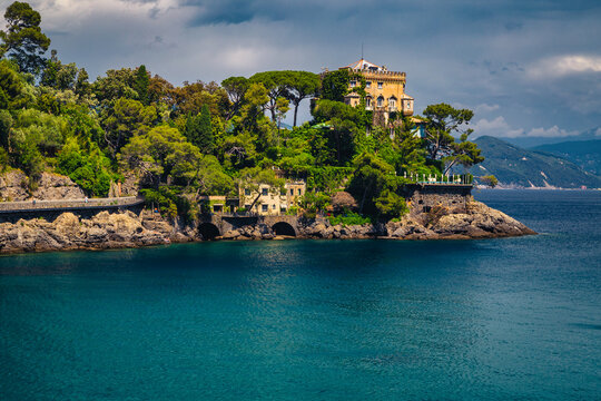 Admirable bay and shoreline with seaside villa, Portofino, Liguria, Italy