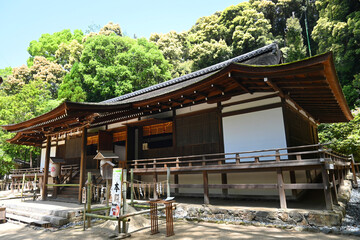 宇治市の世界遺産宇治上神社の国宝拝殿01