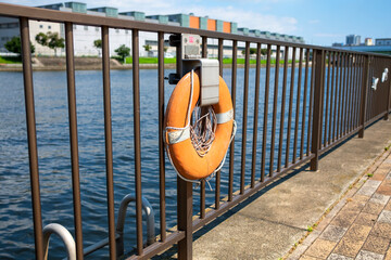 公園の非常用浮き輪