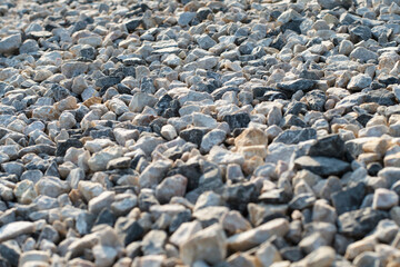 the gravel floors are arranged along the sandy soil
