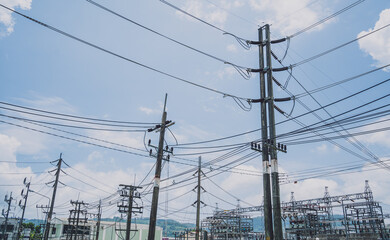 High voltage electric power plant current distribution substation