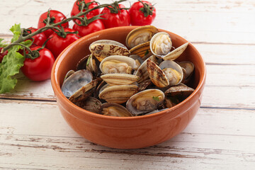 Vongole shellfish mollusc clem with butter