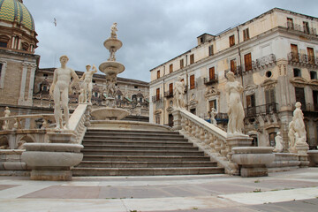 Fototapeta premium baroque fountain (pretoria) in palermo in sicily in italy 