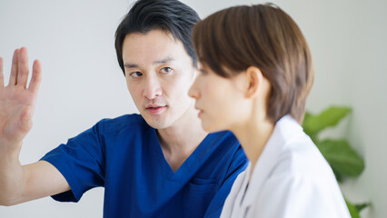 医者・医療・会議・ミーティング