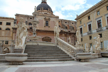 Fototapeta na wymiar baroque fountain (pretoria) in palermo in sicily in italy 